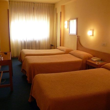 Hotel Pradas 哈卡 外观 照片