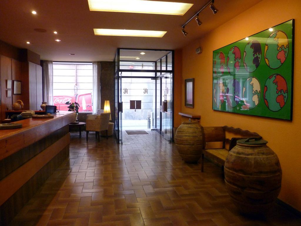 Hotel Pradas 哈卡 外观 照片