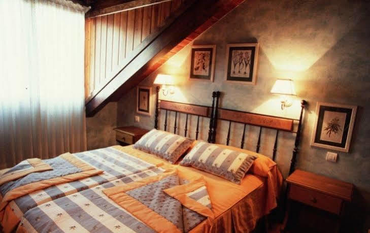 Hotel Pradas 哈卡 外观 照片