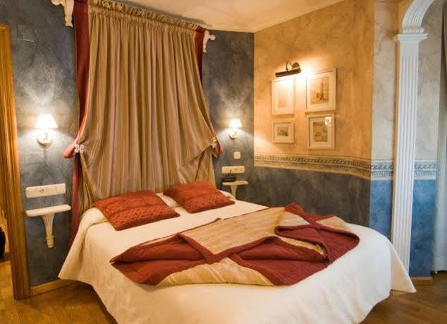 Hotel Pradas 哈卡 外观 照片